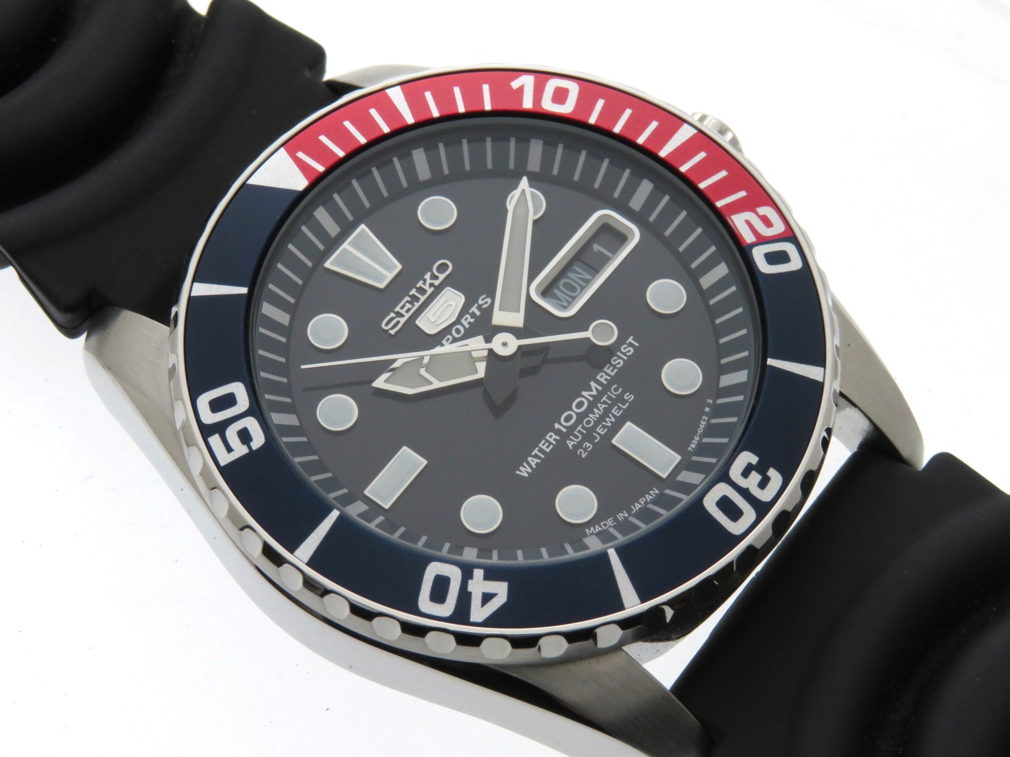 □SEIKOセイコー 5スポーツ ダイバー ブラック 自動巻き7S36-03C0 OH後  