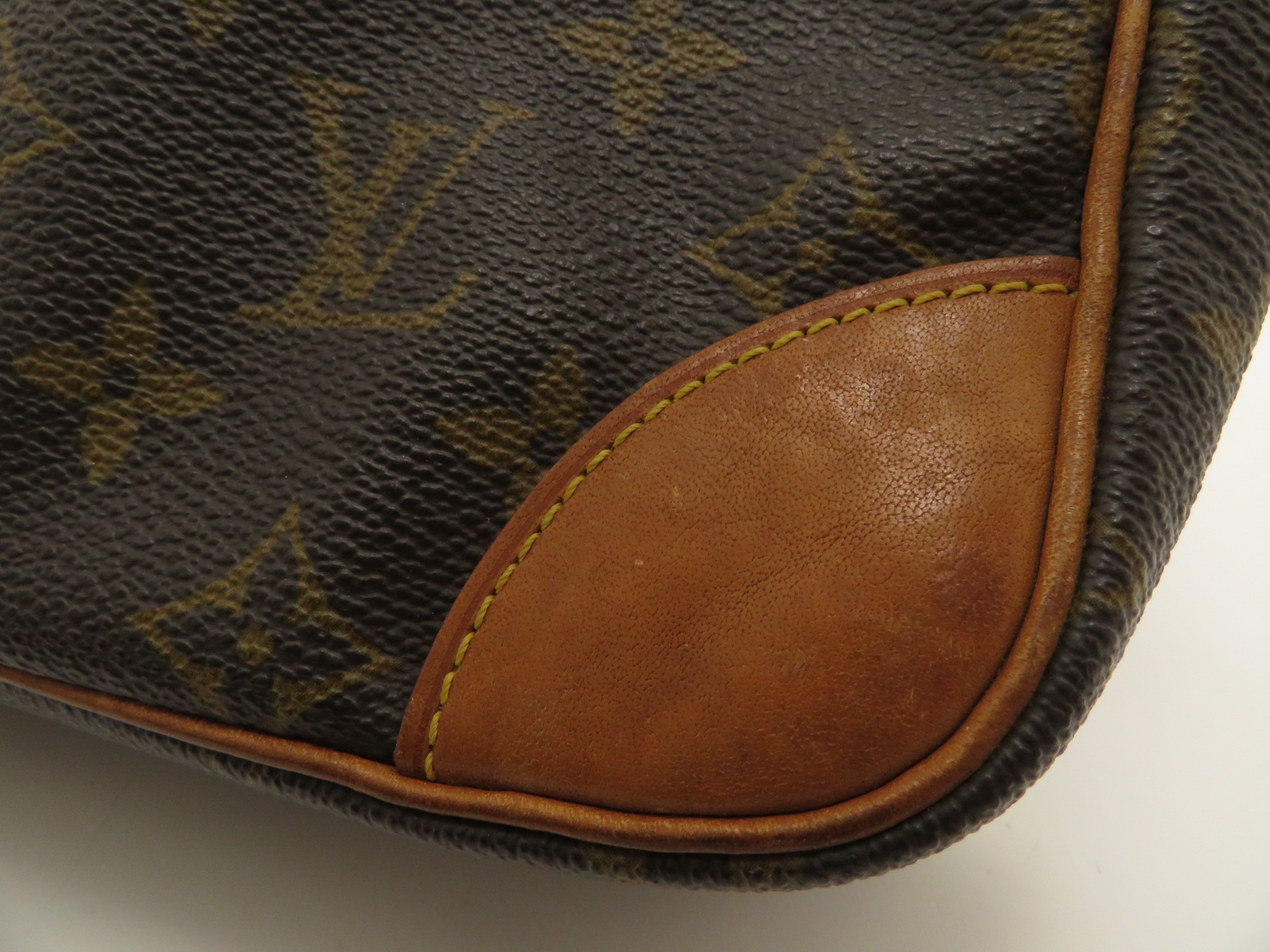 LOUIS VUITTON コンピエーニュ28 クラッチバッグ セカンドバッグ LOUIS VUITTON コンピエーニュ28 クラッチバッグ セカンドバッグ