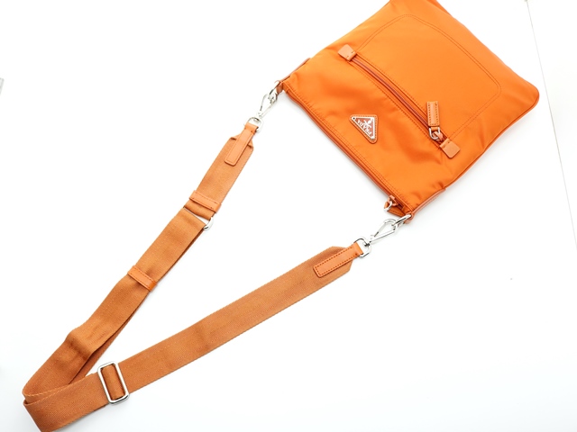 PRADA プラダ ナイロン レザー ショルダーバッグ マチなし 多