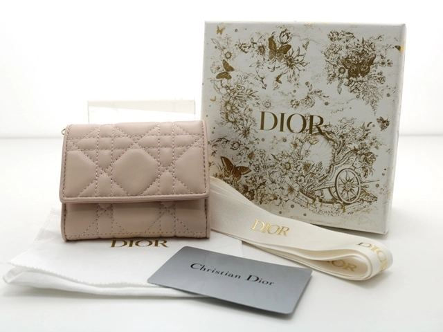 Dior レディーディオール ロータスウォレット カナージュ ラムスキン