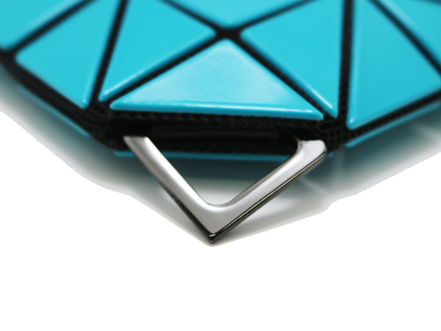 新品同様☆BAOBAOポーチ ISSEY MIYAKE ｲｯｾｲﾐﾔｹ ﾊﾞｵﾊﾞｵ ﾎﾟｰﾁ ﾌﾞﾙｰ ﾋﾞﾆｰﾙ ﾁｪｰﾝ付 【433】 の購入