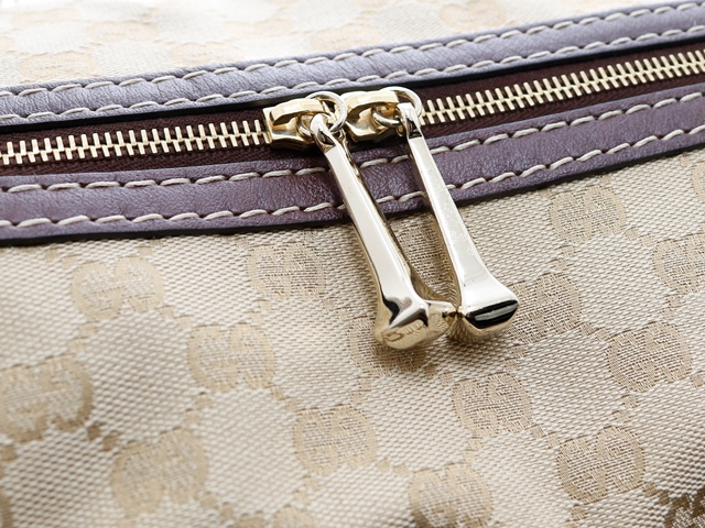 GUCCI GGキャンバス ボストンバッグベルト部分角などハゲがあります GUCCI GGキャンバス ボストンバッグベルト部分角などハゲが