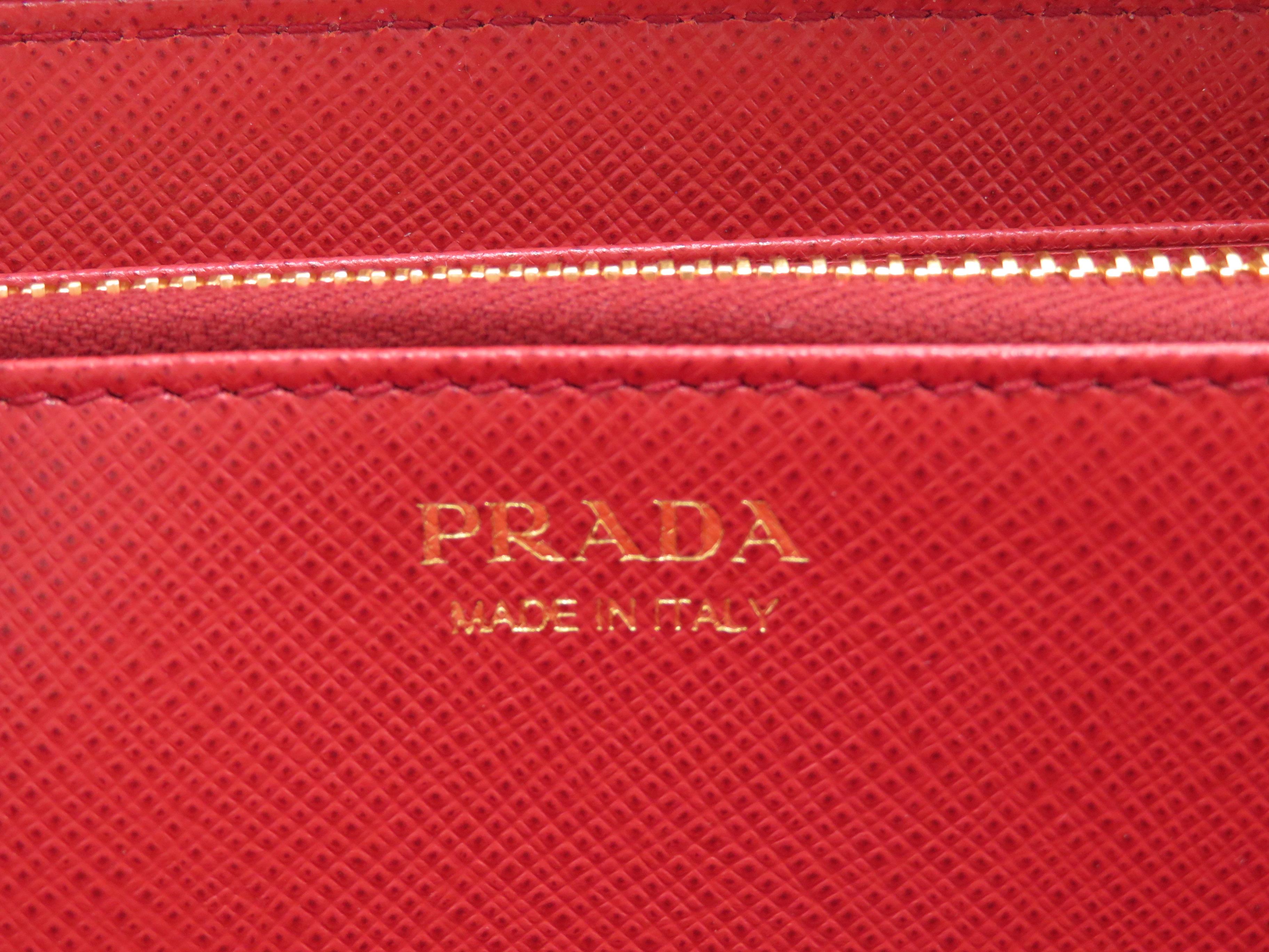 PRADA プラダ ラウンド長財布 レッド サフィアーノ 1ML506【471