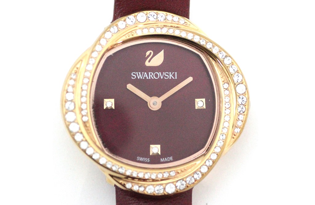 SWAROVSKI スワロフスキー 腕時計 クリスタル フラワー ウオッチ 5552780 レッド文字盤 クリスタル／ローズゴールドトーンPVD  クオーツ 2022年正規品【472】SJ