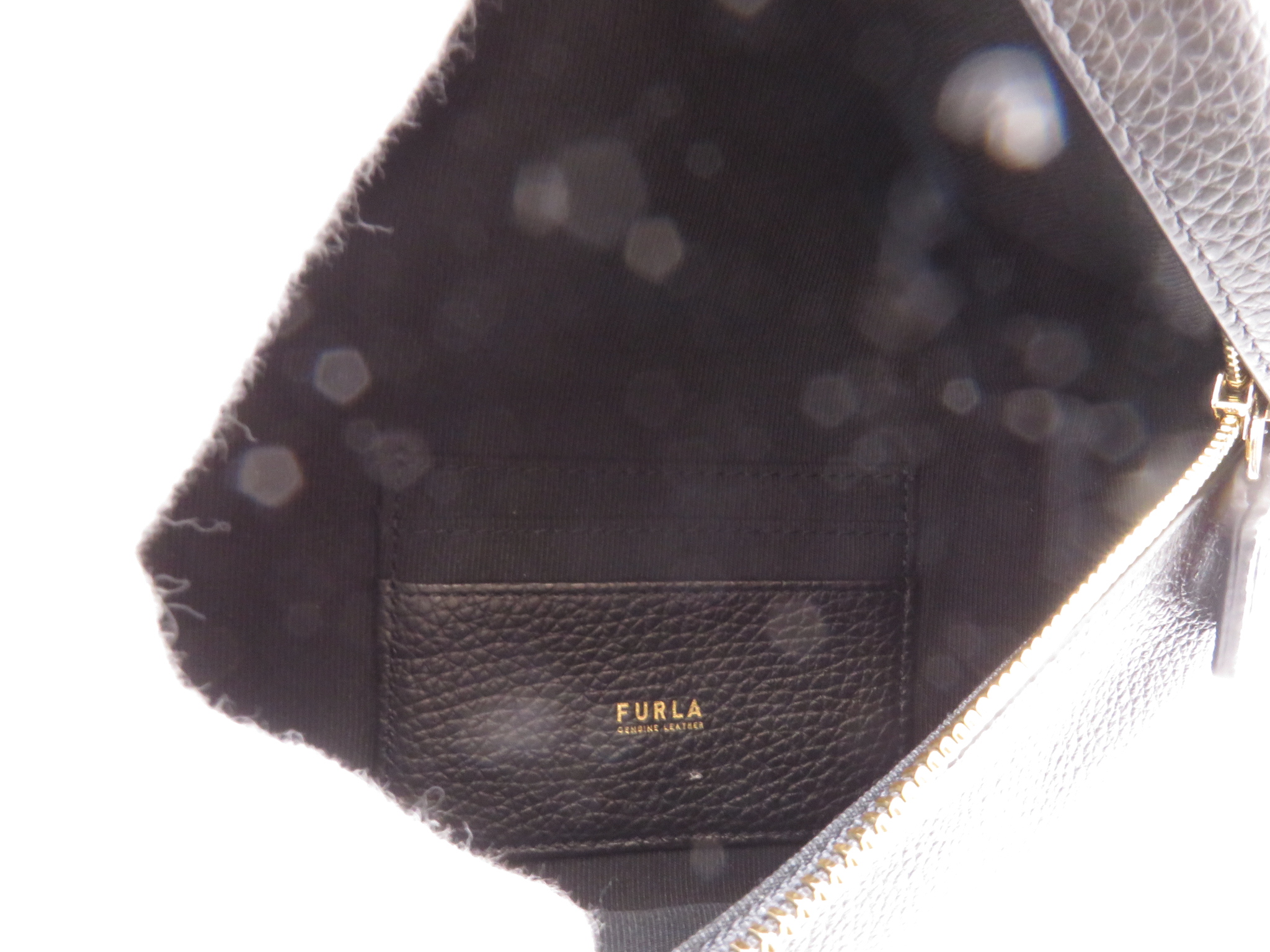 FURLA フルラ ボディバッグ ブラック レザー 【471】 の購入なら FURLA フルラ ボディバッグ ブラック レザー 【471】 の購入なら