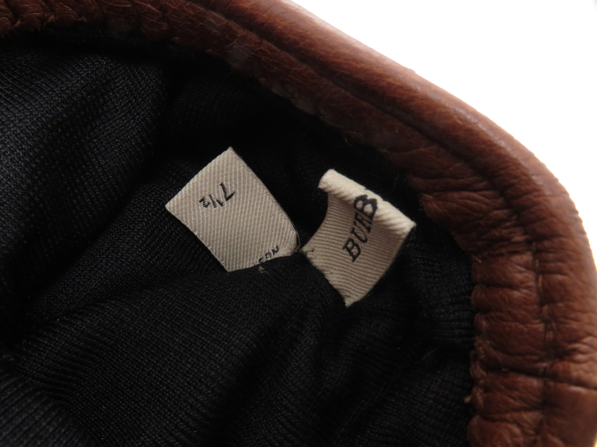 【美品】バーバリー　レザーグローブ　手袋　ノバチェック　型押しロゴ　ブラック BURBERRY レザー 手袋 バーバリー チェック ブラック 黒 - メルカリ