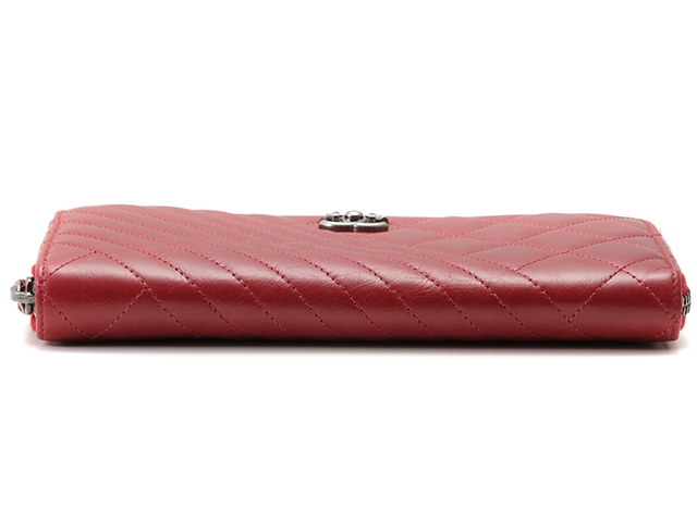 CHANEL】シャネル『シェブロン Vステッチ スタッズ付き フラップ