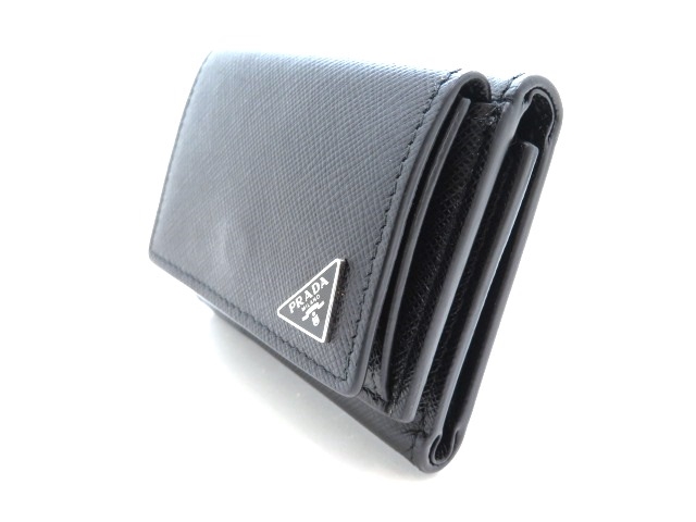プラダ 三つ折り財布 サフィアーノ コンパクトウォレット ブラック 美品 PRADA プラダ 三つ折り財布 コンパクト ブラック サフィアーノ 3