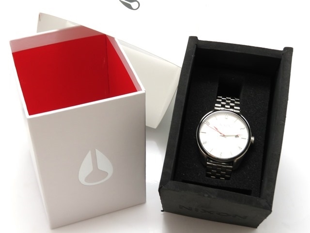 NIXON ニクソン ブレット クオーツ ステンレス シルバー 白文字