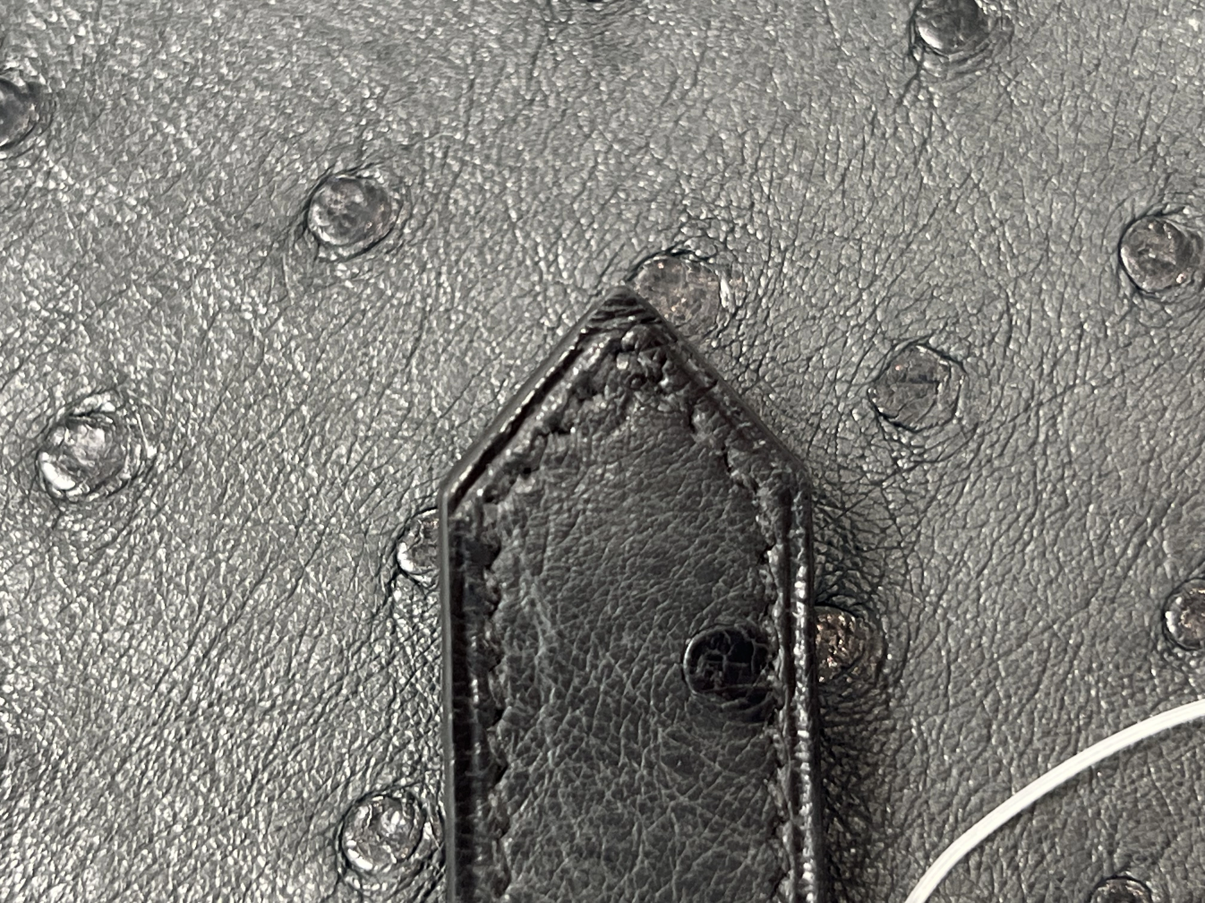 HERMES　エルメス　小物　二つ折り財布　ベアンコンパクト　ブルーニュイ・GP金具　オーストリッチ　C刻印・2018年頃製造　【472】HA