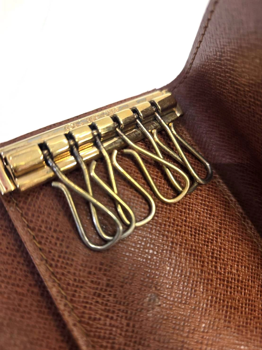 LOUIS VUITTON　ルイヴィトン　キーケース　ミュルティクレ6　M62630　ベタ【472】YI