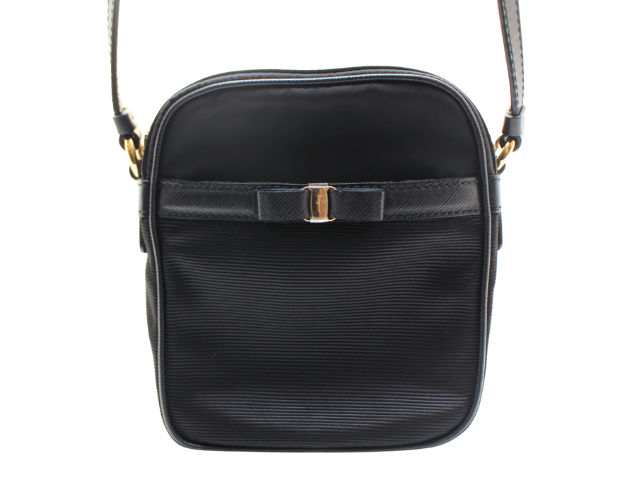 【美品】サルヴァトーレフェラガモ　ヴァラリボン　スエード　グローブ　手袋 サルヴァトーレフェラガモ ヴァラリボン ブランドオフ Salvatore