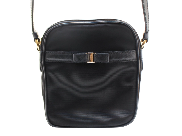 ✨極美品✨サルヴァトーレ フェラガモ ヴァラ 紺色リボン ブラック Salvatore Ferragamo サルヴァトーレフェラガモ ヴァラリボン