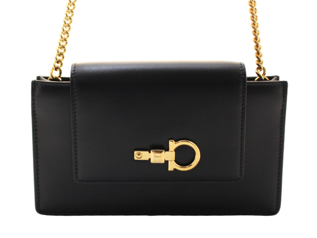 Salvatore Ferragamo ネイビー　チェーンバッグ フェラガモ チェーンウォレット/ショルダーバッグ/クラッチ