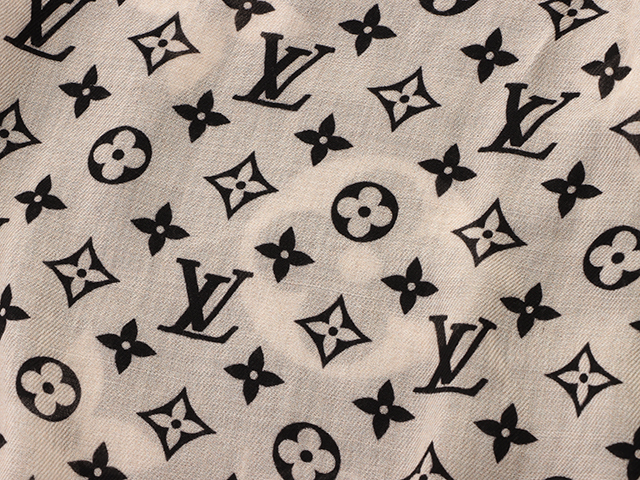 大胆なLVロゴが可愛い】LOUIS VUITTON☆LV Medallionマフラー