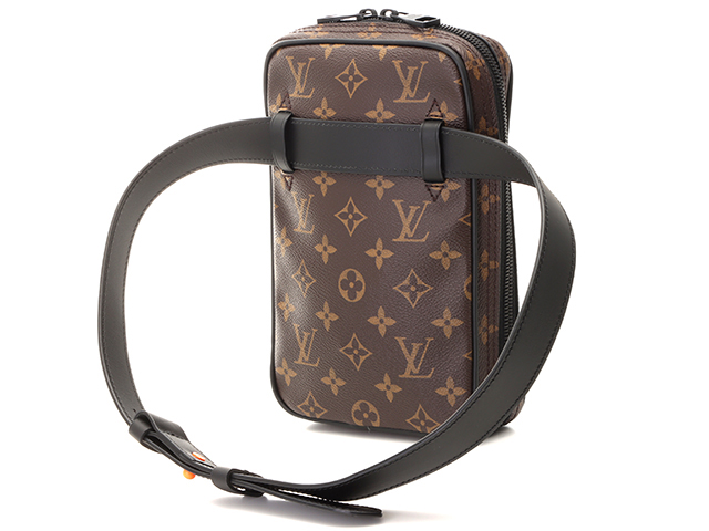 KOMEHYOLOUIS VUITTON Monogram Solarray Utility Side Bag M44428