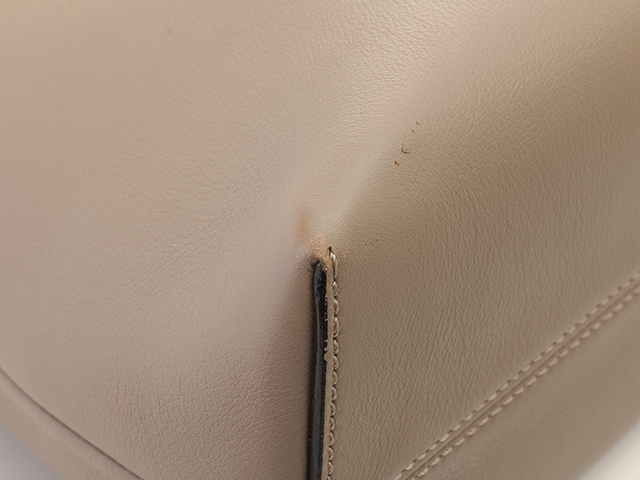 FENDI フェンディ バイザウェイミディアム 8BL124 ベージュ