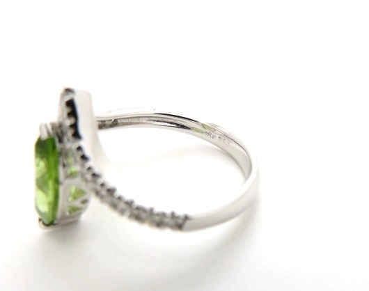 JEWELRY　ノンブランドジュエリー　リング　K18　ホワイトゴールド　ペリドット　ダイヤモンド　4.4g　13号　2120000302756　【432】