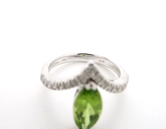 JEWELRY　ノンブランドジュエリー　リング　K18　ホワイトゴールド　ペリドット　ダイヤモンド　4.4g　13号　2120000302756　【432】