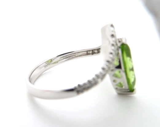 JEWELRY　ノンブランドジュエリー　リング　K18　ホワイトゴールド　ペリドット　ダイヤモンド　4.4g　13号　2120000302756　【432】