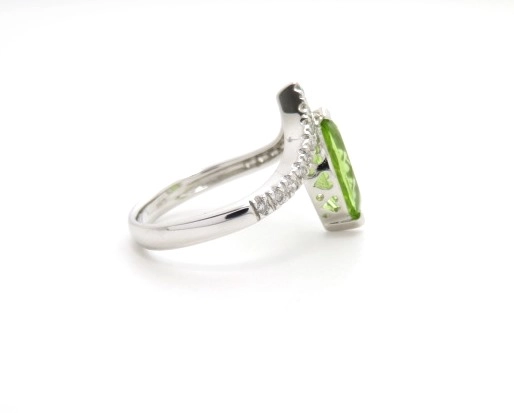 JEWELRY　ノンブランドジュエリー　リング　K18　ホワイトゴールド　ペリドット　ダイヤモンド　4.4g　13号　2120000302756　【432】