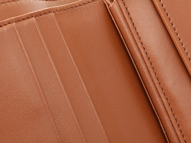 CELINE　セリーヌ　財布　トリオンフ　スモール　フラップウォレット　タン　シャイニーラムスキン　10D783BZG.04LU　2120000318719　【中古】【大黒屋】【200】