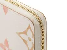 LOUIS VUITTON　ルイ・ヴィトン　ジッピー・ウォレット　モノグラム・ジャイアント　ベージュ　【432】　2120000326691