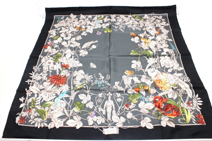 グッチスカーフ Printed silk twill carré in acquamarine and pink | GUCCI® US