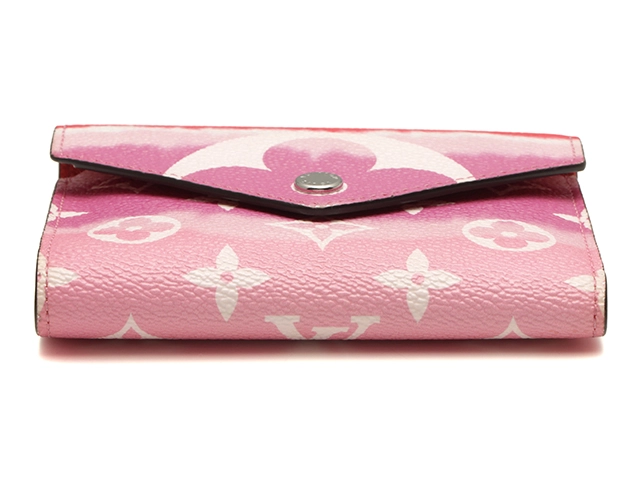 Louis Vuitton　ルイヴィトン　ポルトフォイユ・ヴィクトリーヌ　モノグラム　ルージュ　M68842　　【472】YN