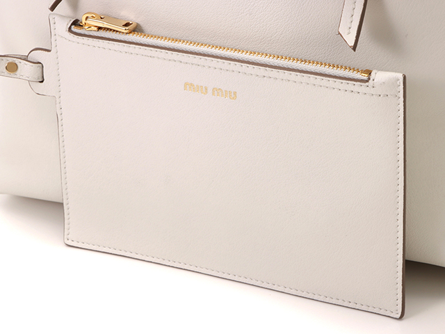 miu miu ミュウミュウ バッグ トートバッグ フラワーモチーフ