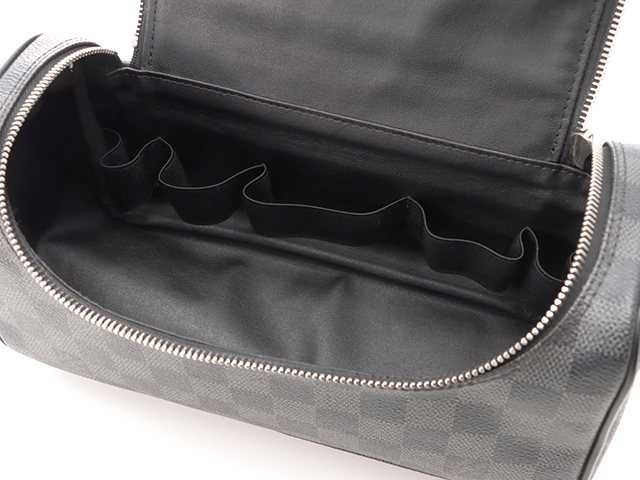 LOUIS VUITTON ルイヴィトン トワレ・ポーチ ダミエ・グラフィット