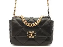 CHANEL シャネル シャネル19 マトラッセ ブラック /ゴールド/ シルバー
