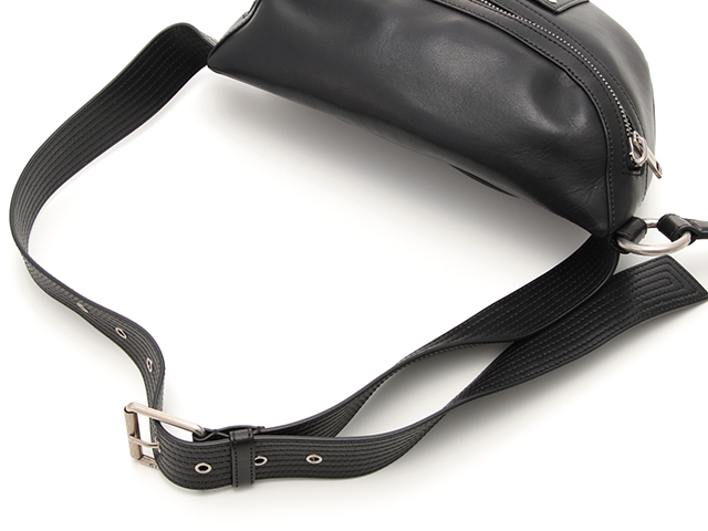 GIVENCHY ジバンシィ ロゴプリントボディバッグ ブラック レザー