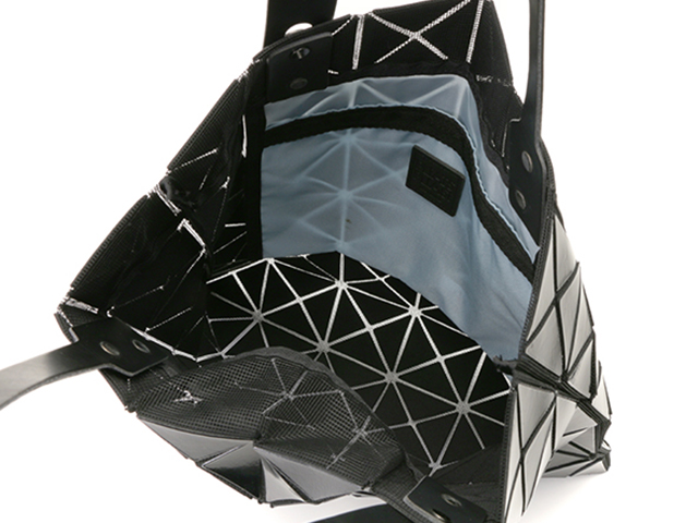 ISSEY MIYAKE イッセイミヤケ トートバッグ BAOBAO バオバオ 6×6 ブラック 【435】の購入なら「質」の大黒屋（公式）