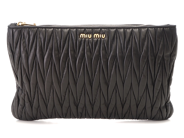 miumiu スタッズ クラッチバッグ　パープル miumiu スタッズ クラッチバッグ - メルカリ
