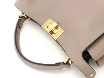 FENDI フェンディ ピーカブー アイコニックエッセンシャリー ベージュ レザー 8BN302 2143000535290 【432】