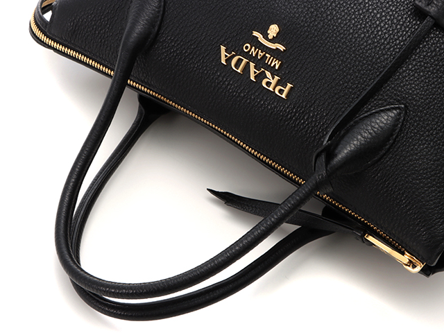 美品 PRADA ハンドバッグ 2WAY ヴィッテロダイノ 1BA157 レザー 美品 PRADA ハンドバッグ 2WAY ヴィッテロダイノ 1BA157 レザー