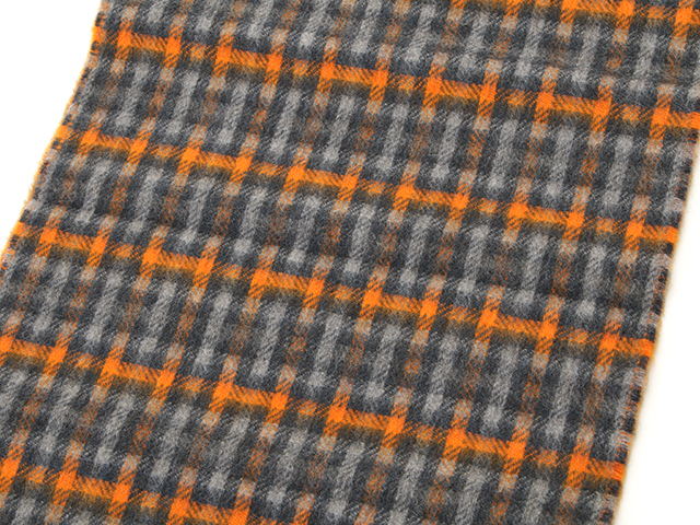 yuꕤ エルメス カシミアマフラーＨエコセ・レクトヴェルソオレンジ／グレー エルメス(HERMES)エルメス レクトヴェルソ マフラー 衣料品