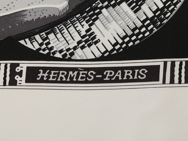 HERMES エルメス スカーフ カレ90 Au Son du Tam Tam 【460