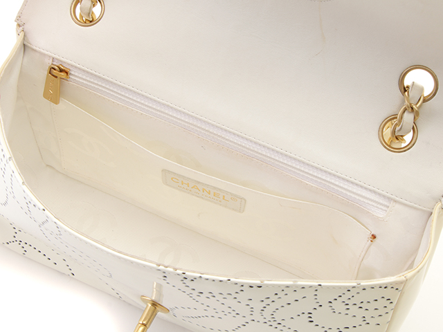 CHANEL シャネル カメリアパンチング チェーンショルダー パテント