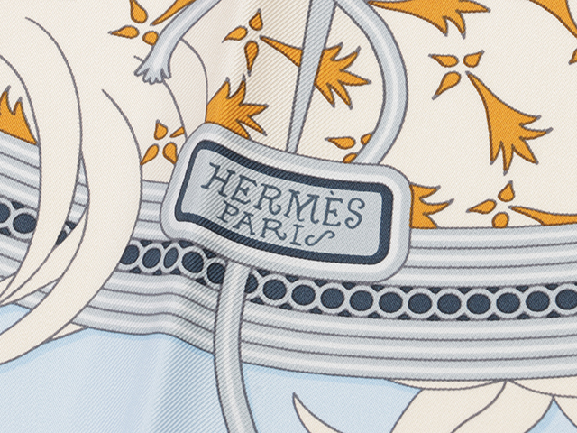 HERMES　エルメス　スカーフ　カレ90　LEGENDE BRODEE　刺繍が織りなす伝説　ブルーシエル　クレーム　マリン　 （2143000654984）【432】