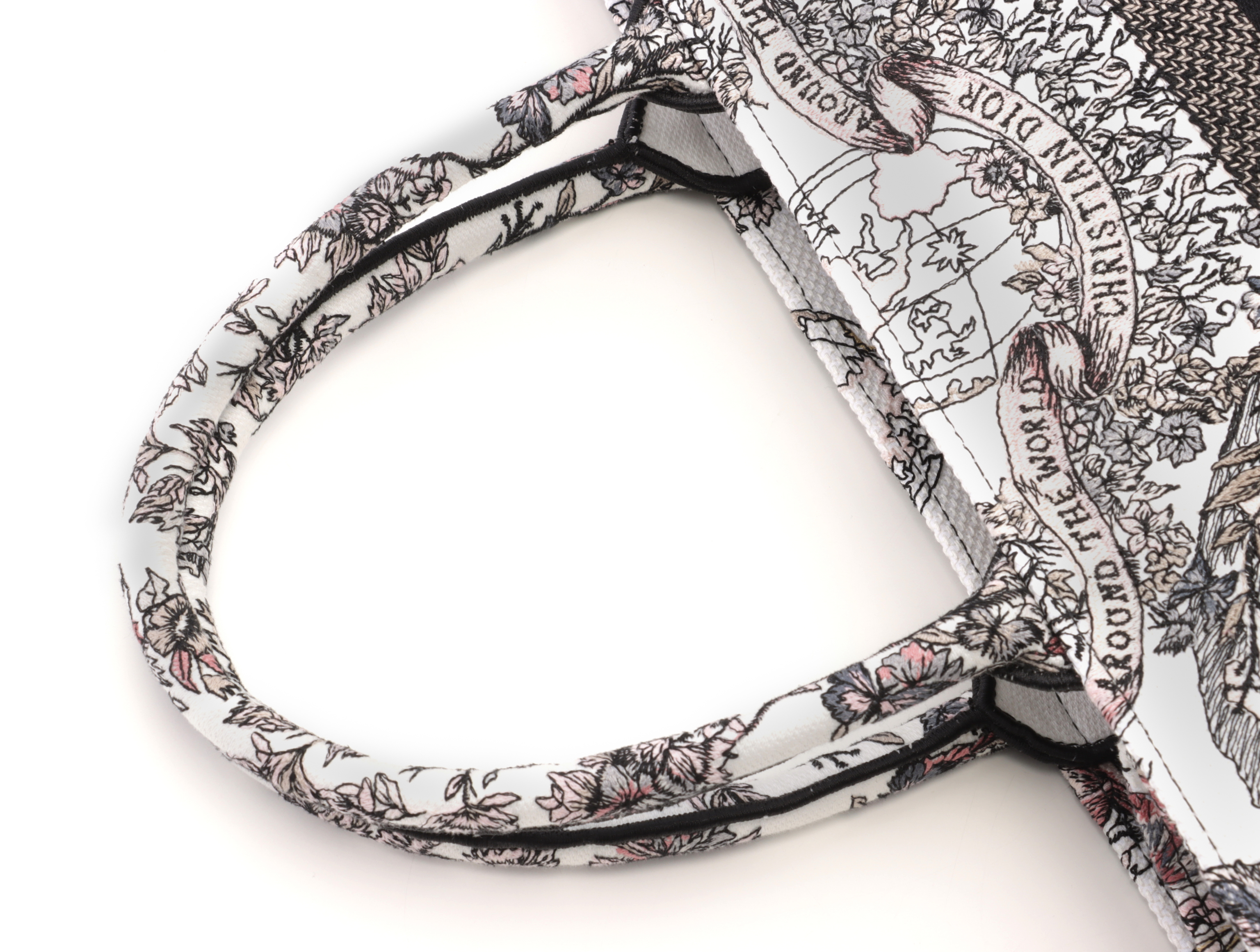 Dior ディオール ブックトートミディアム Butterfly Around The Dior ディオール ブックトートミディアム Butterfly Around The