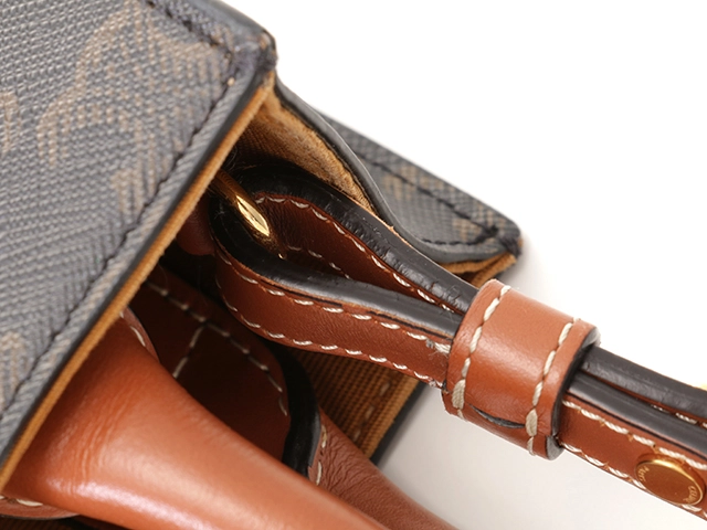 CELINE セリーヌ トリオンフ ミニバーティカルカバ タン ｐｖｃ／カーフ 194372BZK.04LU【430】2143000673961