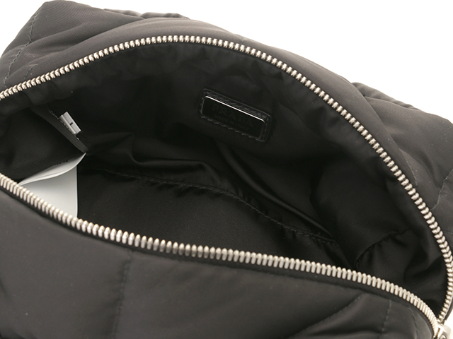 PRADA 黒 ナイロン キルティング ポーチ 楽天市場】PRADA プラダ キルティング ポーチ ブラック ナイロン