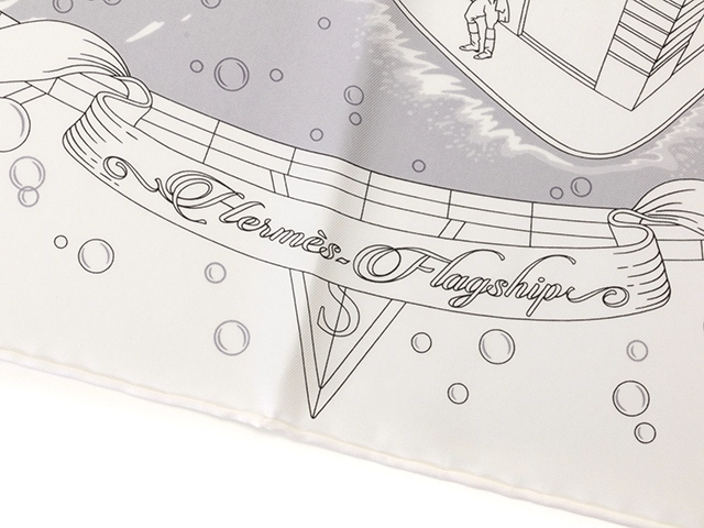 HERMES　エルメス　スカーフ　カレ90　HERMES FLAGSHIP ブラン／ノワール／グリス　シルク【471】L