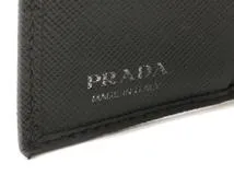 PRADA　プラダトライアングル　二つ折り財布　サフィアーノ　ブラック　1ML050【431】