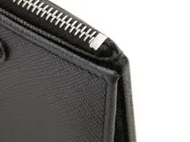 PRADA　プラダトライアングル　二つ折り財布　サフィアーノ　ブラック　1ML050【431】