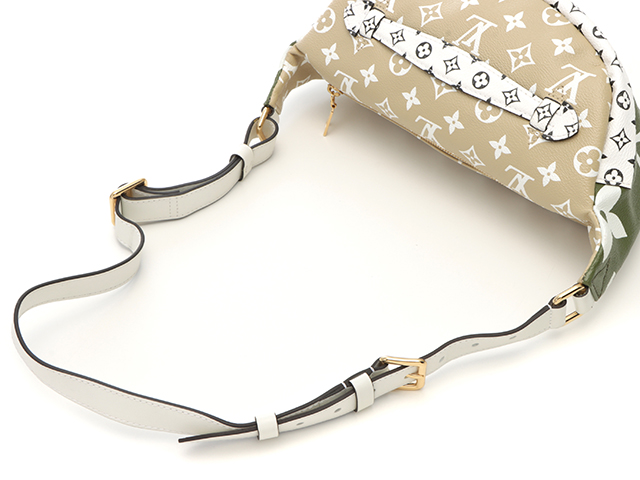 ルイヴィトン) ジャイアントモノグラム バムバッグ ボディバッグ M44611 ルイヴィトンジャイアントモノグラム バムバッグ ボディバッグ カーキ