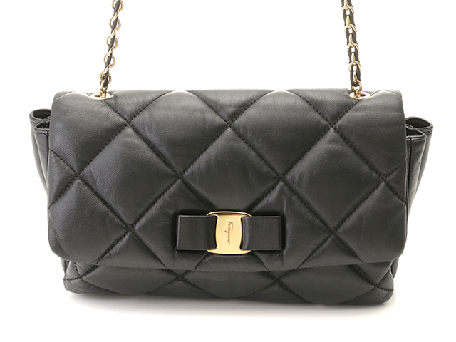 Salvatore Ferragamo フェラガモ ヴァラリボン キルティング