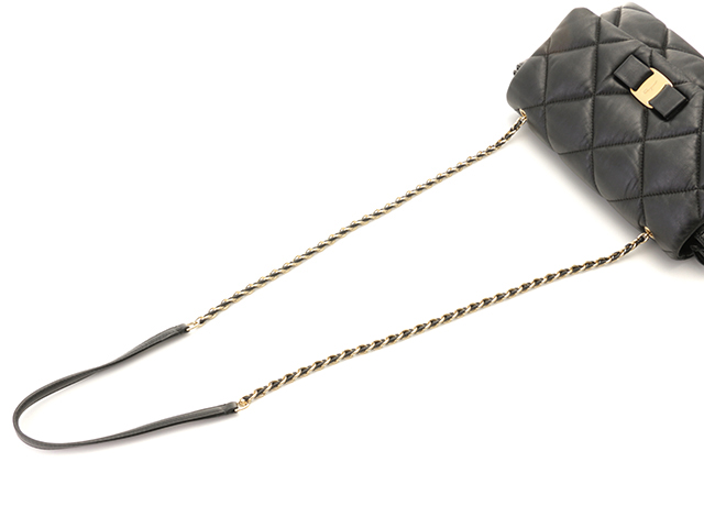 Salvatore Ferragamo フェラガモ ヴァラリボン キルティング チェーン